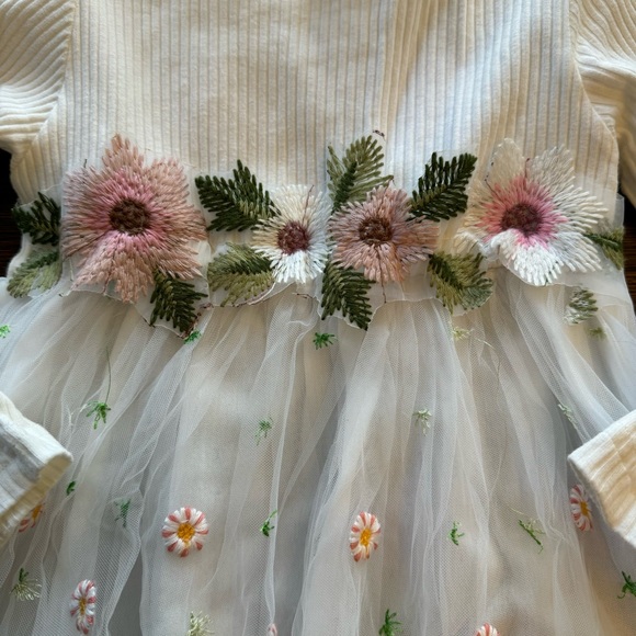 TODDLER PARTY DRESS~ CREAM W/FLOWER ACCENTS & TULLE ~ Sz 3T - Picture 2 of 9